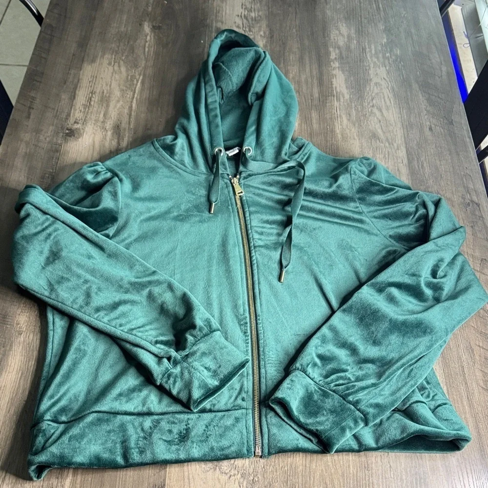 Magaschoni Green Zip-up Hoodie and Pant Velour Set